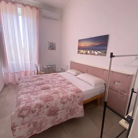 Bed & Breakfast Campo Di Marte Neapel